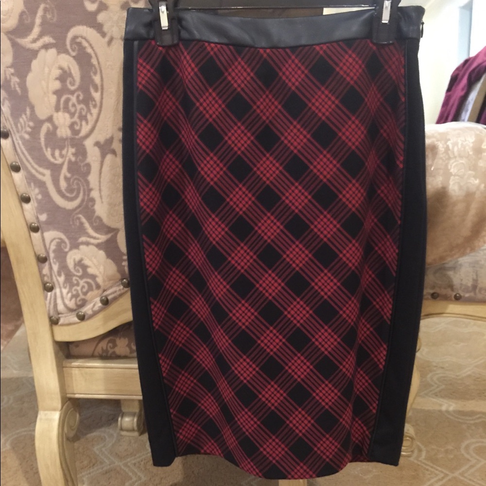 The limited mini skirt
